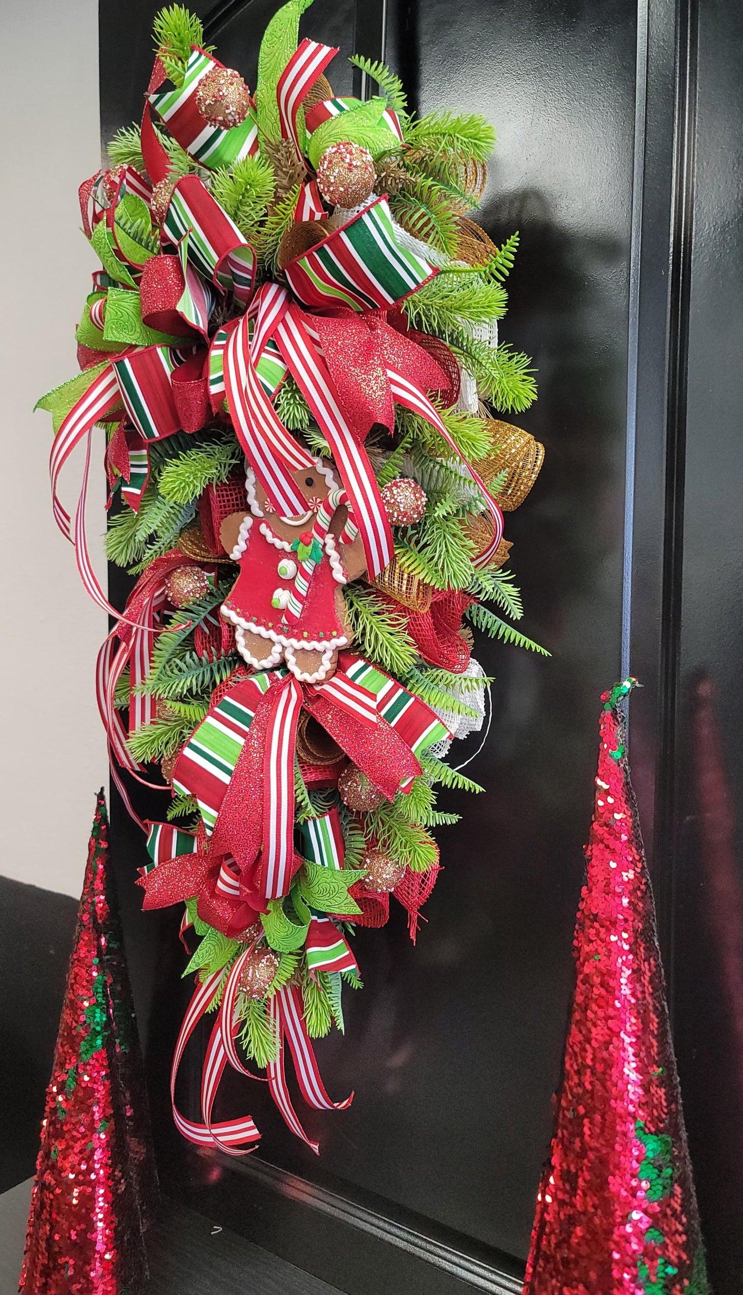 Whimsical Gingerbread Girl Christmas Swag – Red, Green & Candy Stripe Holiday Door Decor